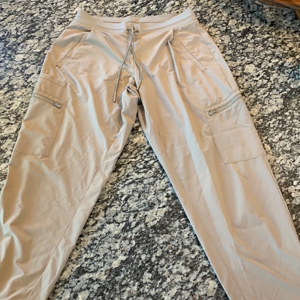 Athleta go far travel pant